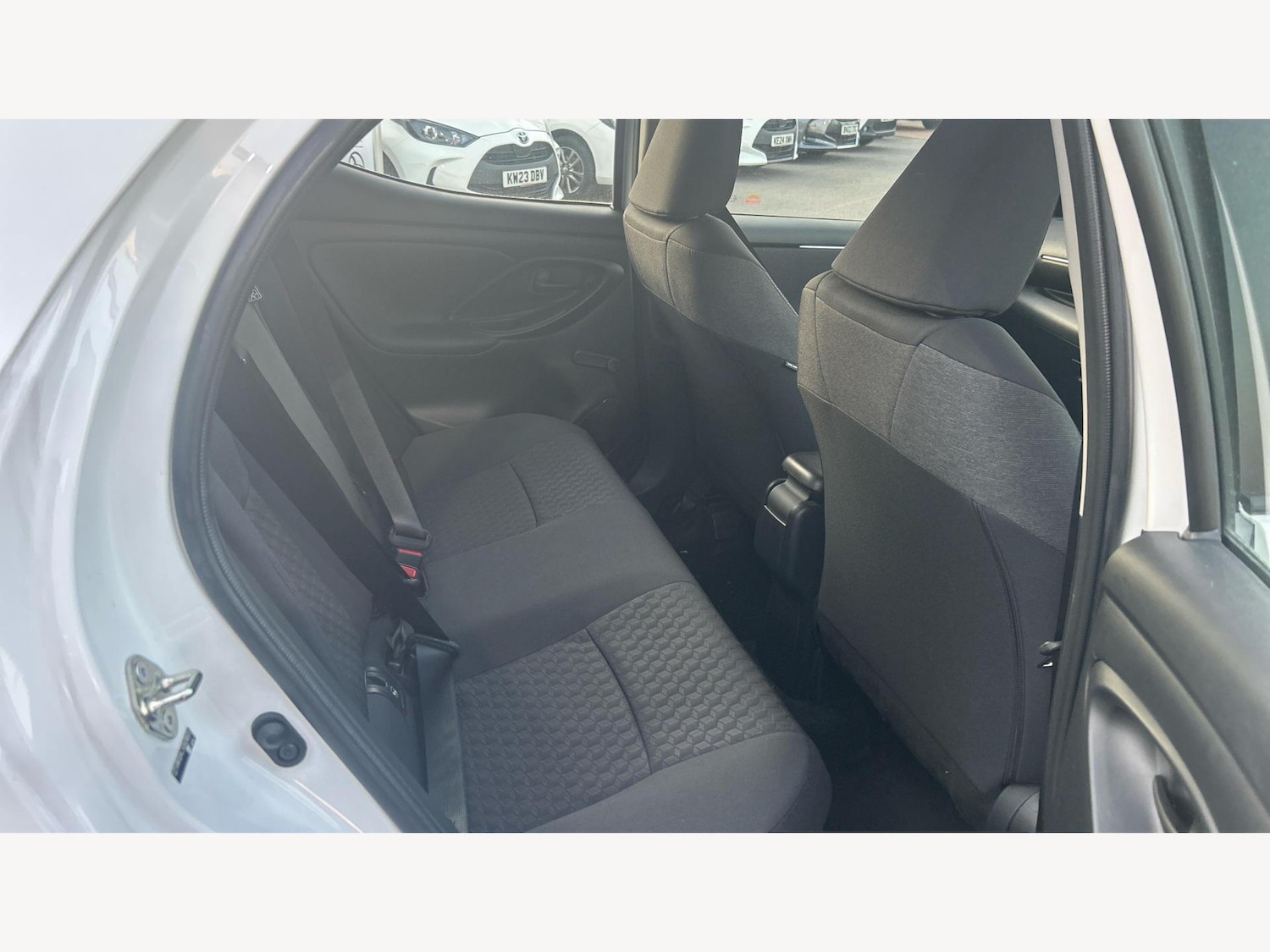 Used Toyota Yaris 2023 for sale - 77090878: Photo 14