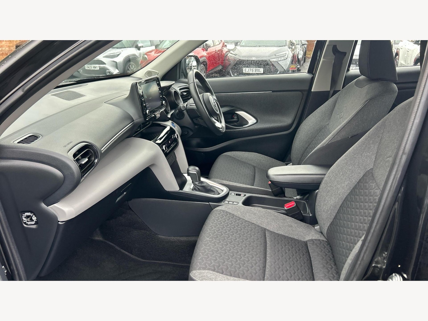 Used Toyota Yaris Cross 2022 for sale - 77060436: Photo 12