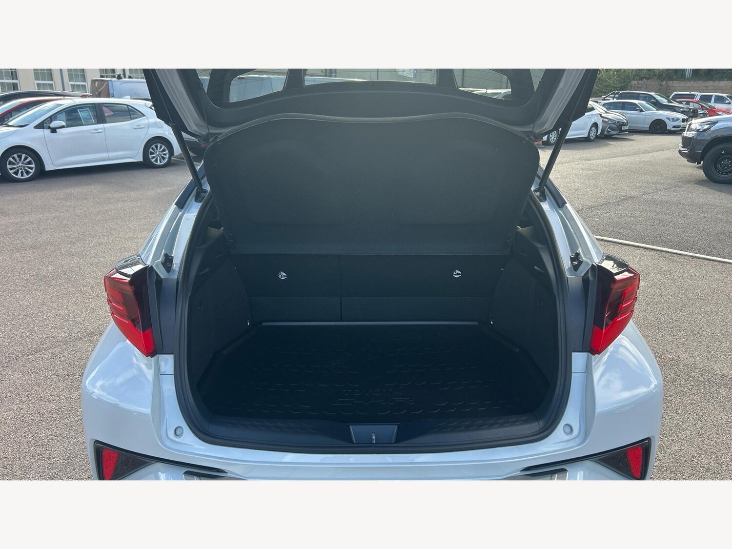Used Toyota C-HR 2023 for sale - 75719960: Photo 16