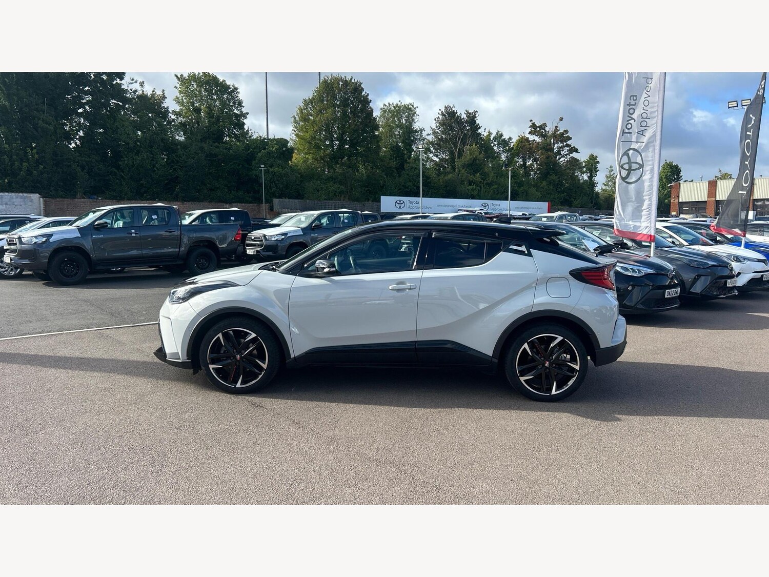 Used Toyota C-HR 2023 for sale - 75719960: Photo 19