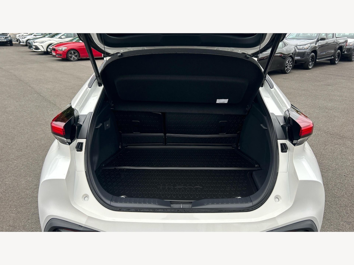 Used Toyota C-HR 2025 for sale - 76926596: Photo 16