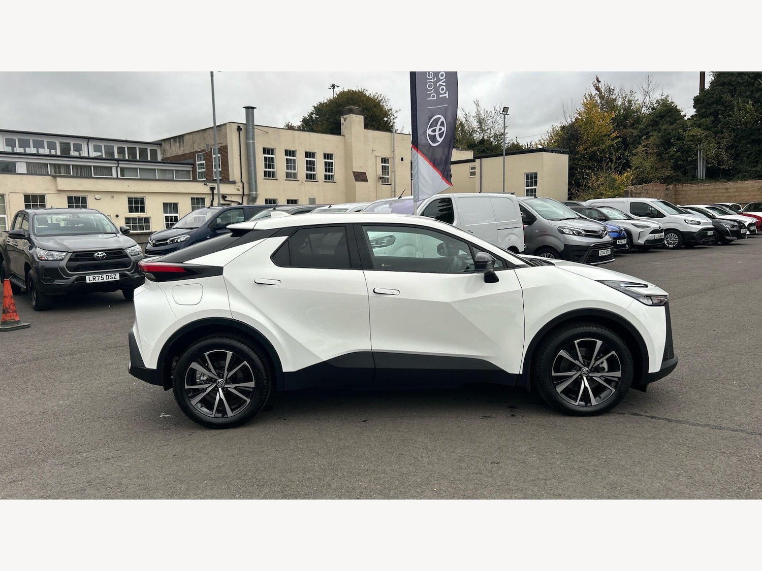 Used Toyota C-HR 2025 for sale - 76926596: Photo 18