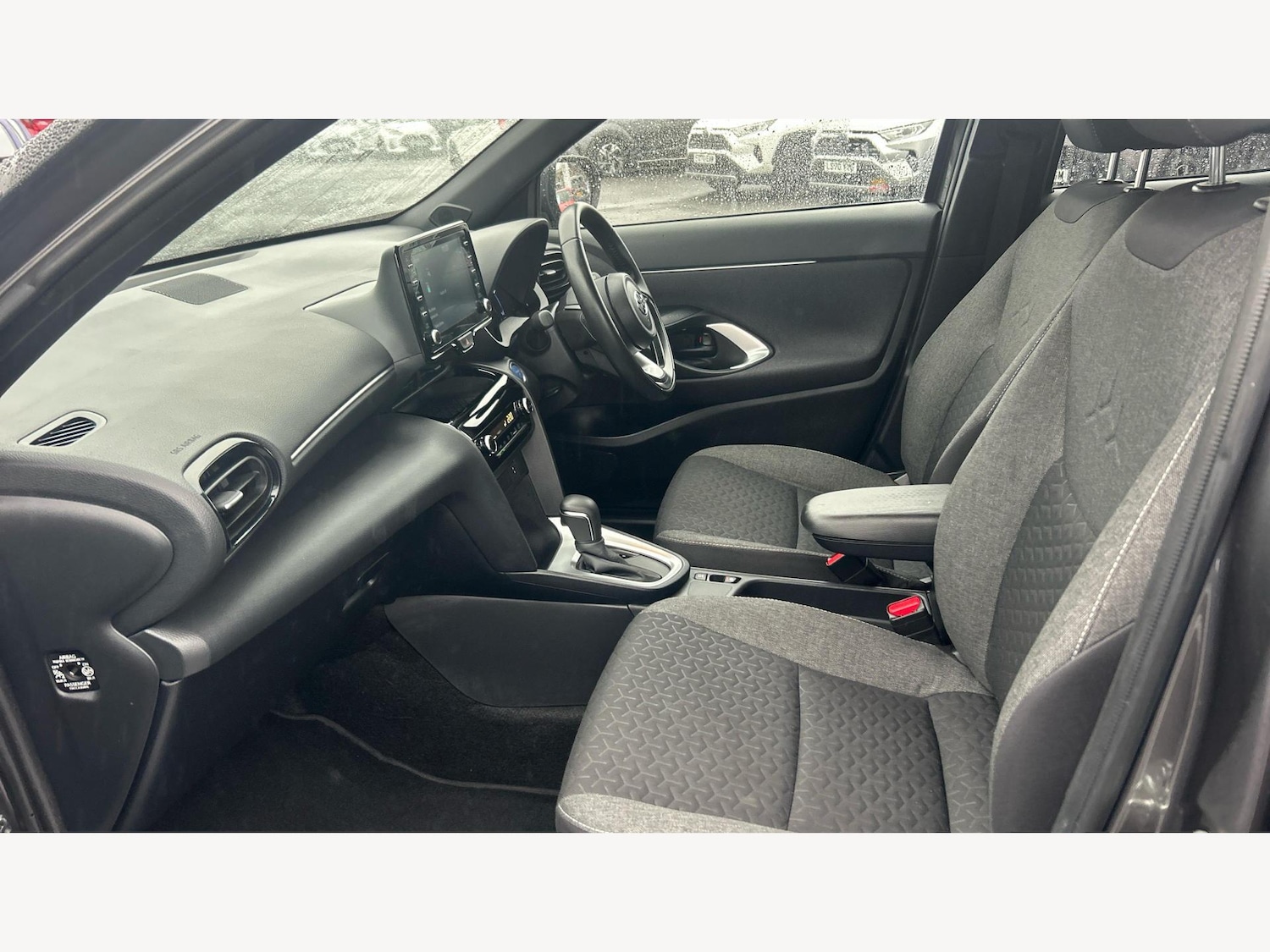 Used Toyota Yaris Cross 2023 for sale - 76865790: Photo 12