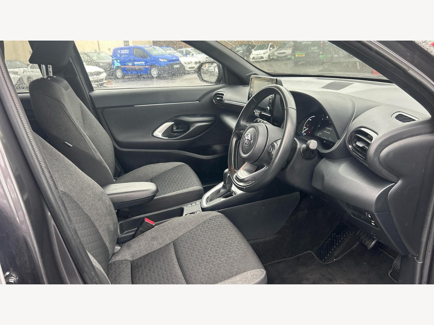 Used Toyota Yaris Cross 2023 for sale - 76865790: Photo 13