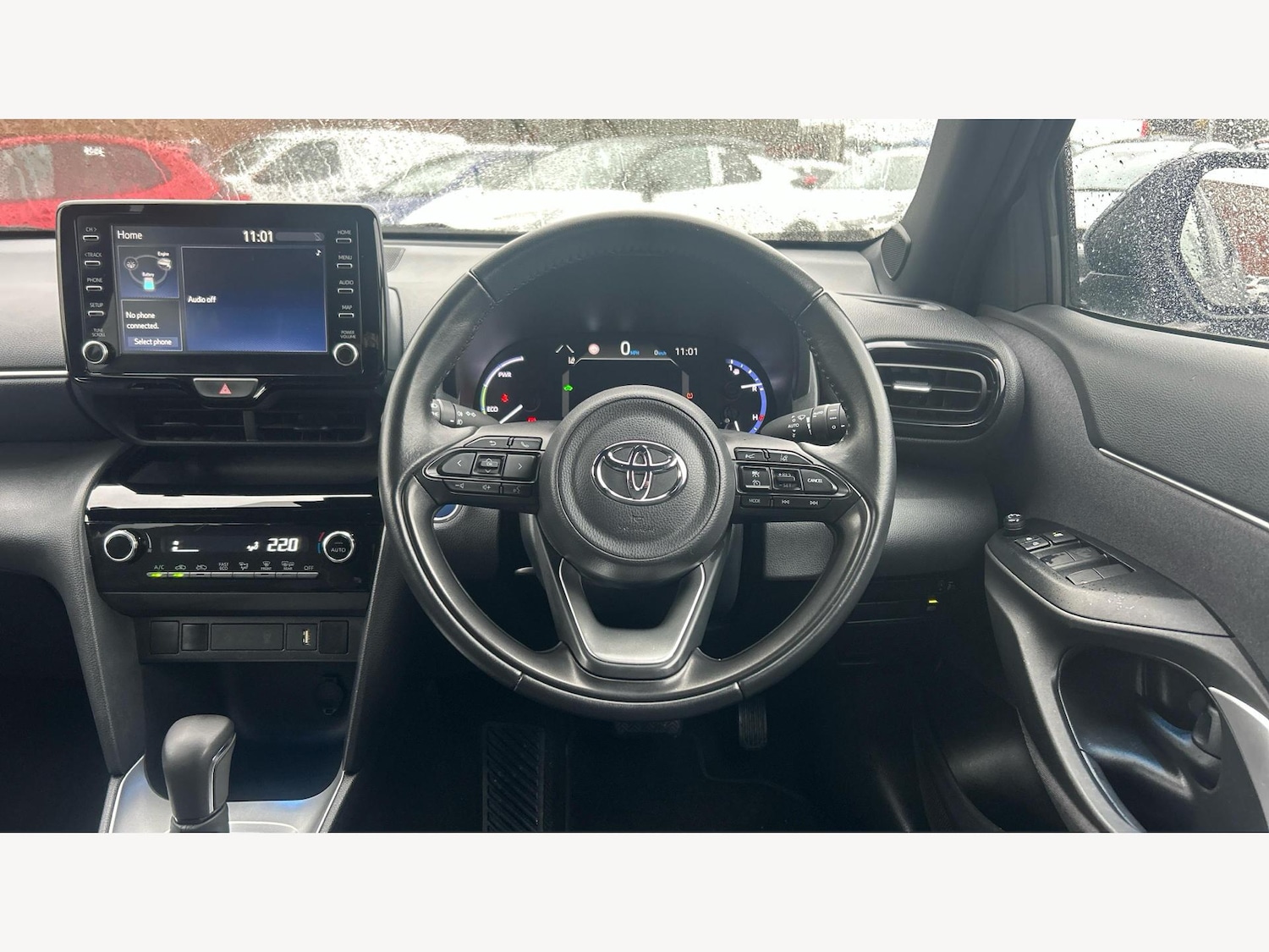 Used Toyota Yaris Cross 2023 for sale - 76865790: Photo 8
