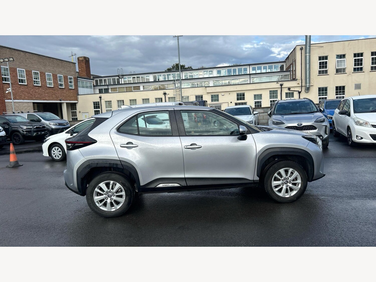 Used Toyota Yaris Cross 2023 for sale - 75719522: Photo 18