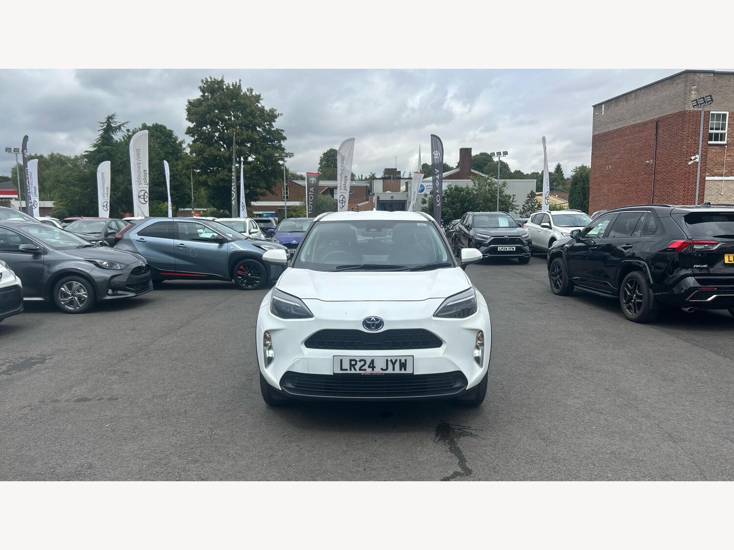 Used Toyota Yaris Cross 2024 for sale - 77255123: Photo 17