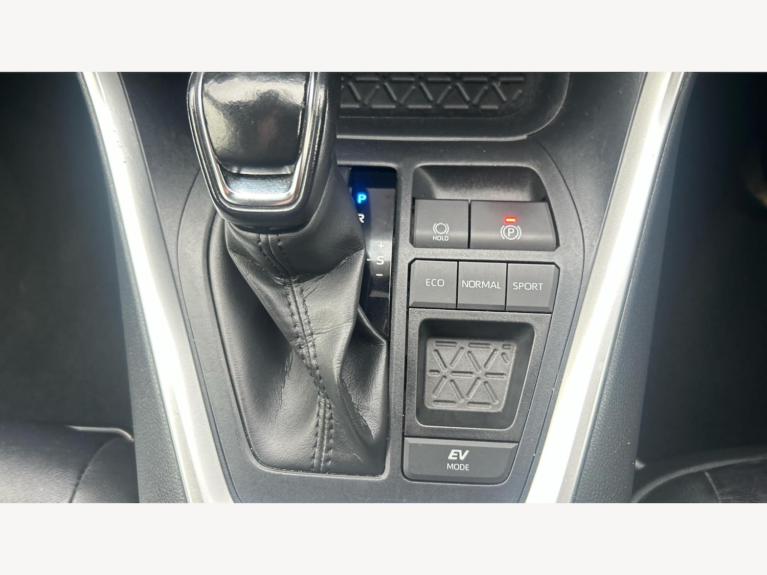 Used Toyota RAV4 2020 for sale - 76258996: Photo 23