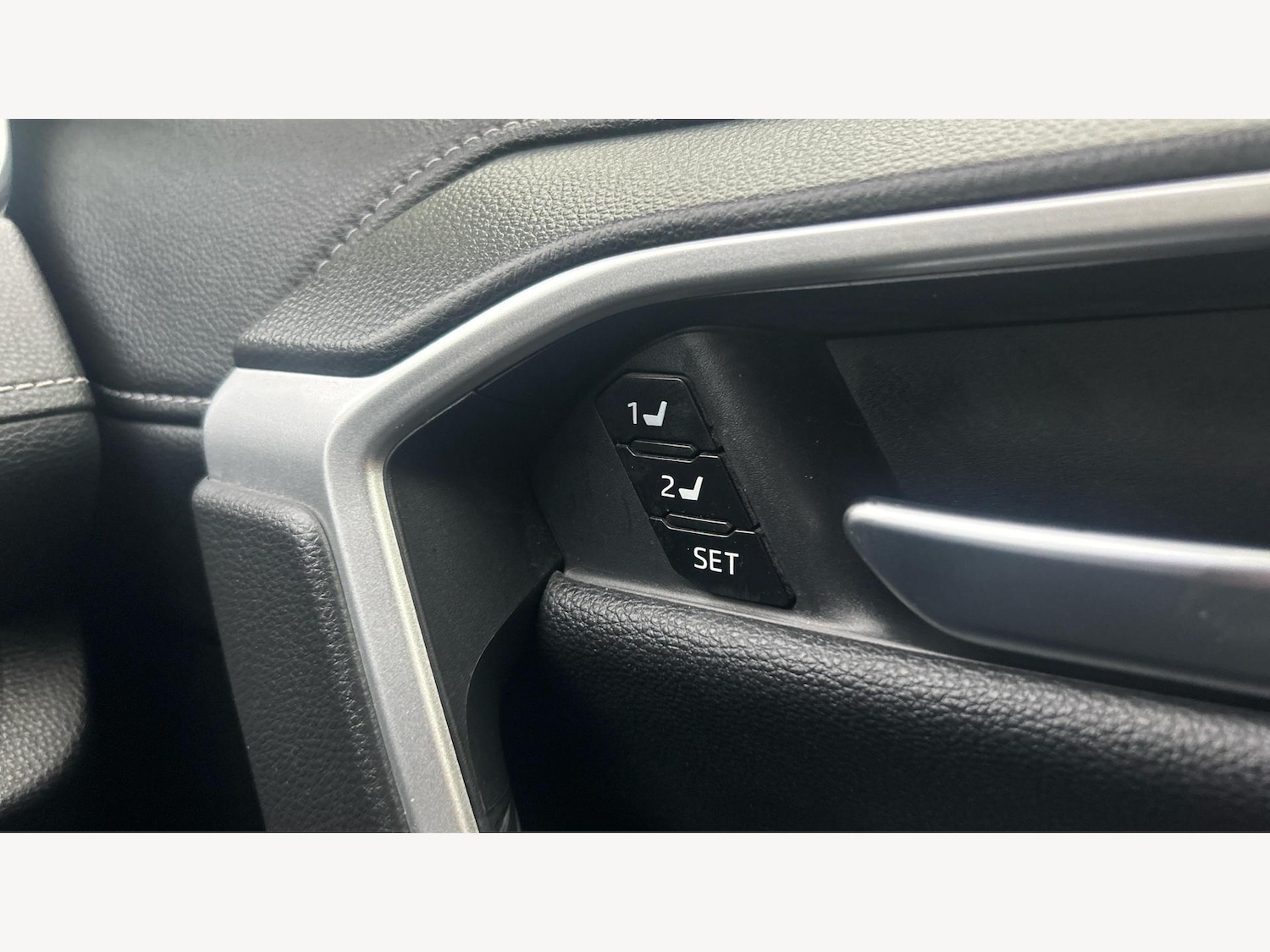 Used Toyota RAV4 2020 for sale - 76258996: Photo 24