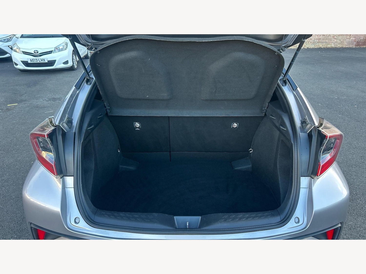 Used Toyota C-HR 2017 for sale - 76634114: Photo 16