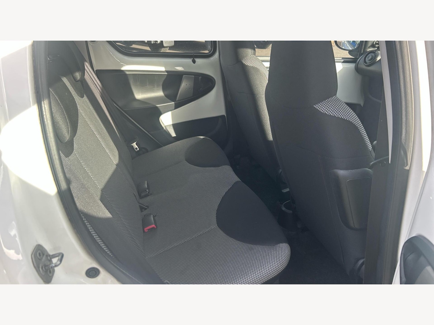 Used Toyota AYGO 2014 for sale - 76976105: Photo 14