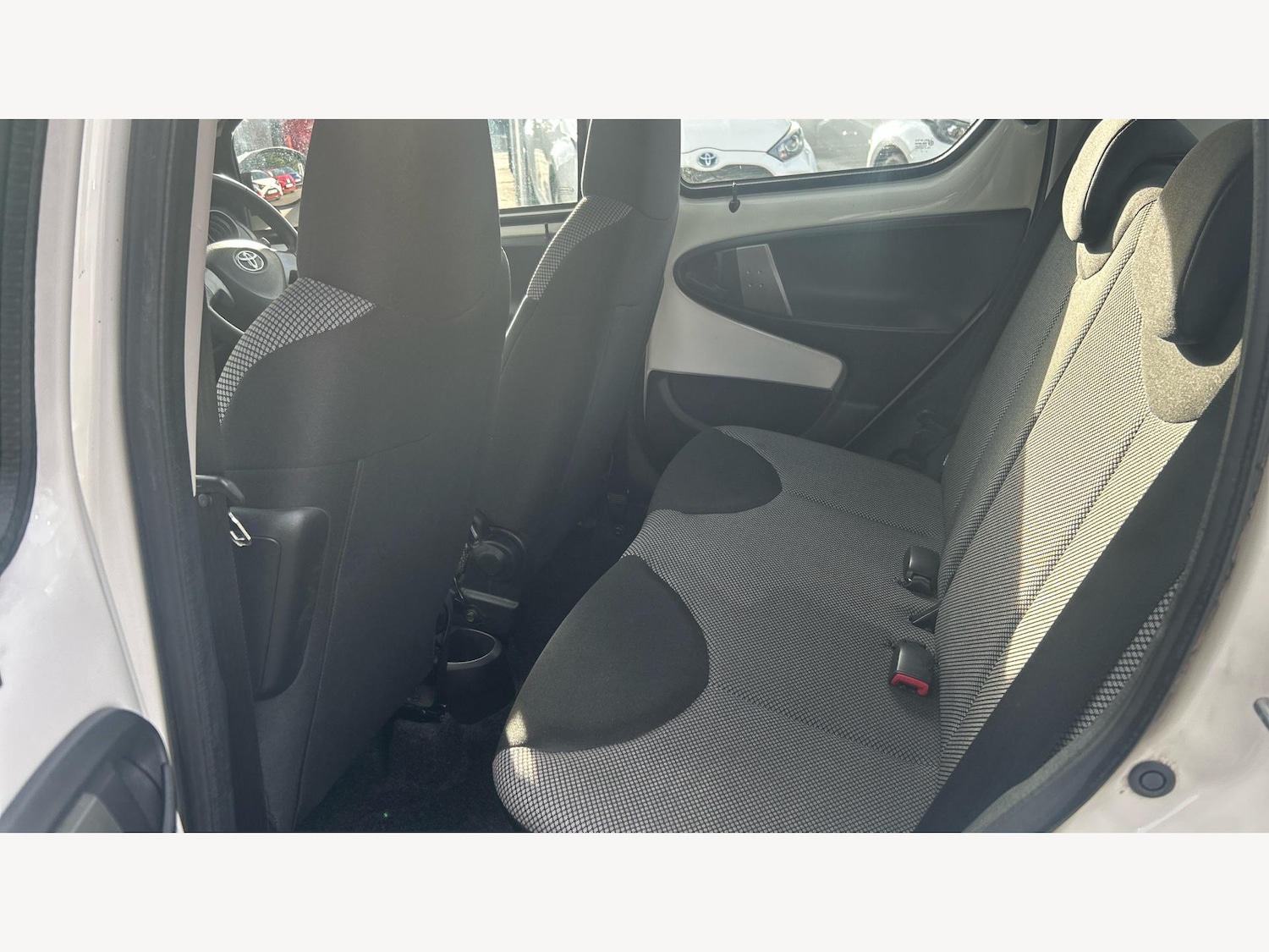 Used Toyota AYGO 2014 for sale - 76976105: Photo 15