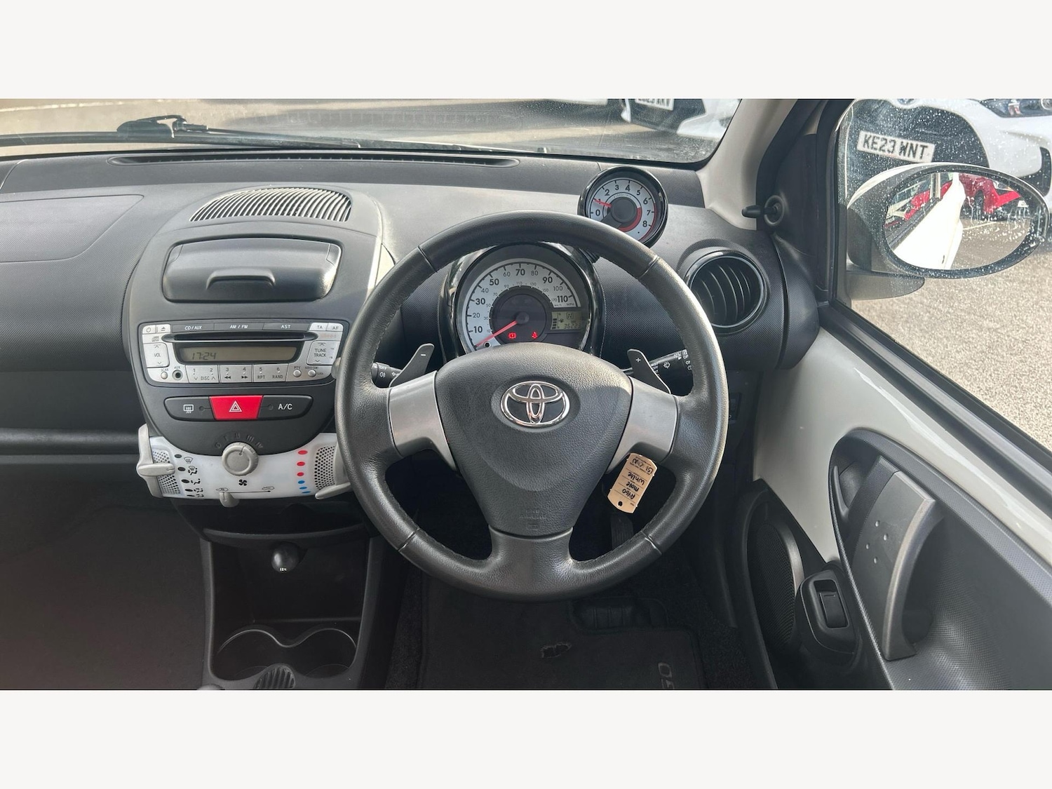 Used Toyota AYGO 2014 for sale - 76976105: Photo 8