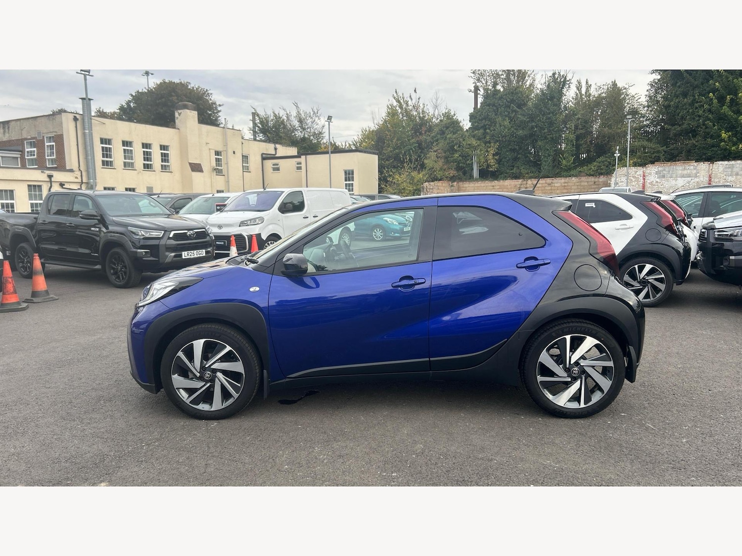 Used Toyota Aygo X 2023 for sale - 76432636: Photo 19