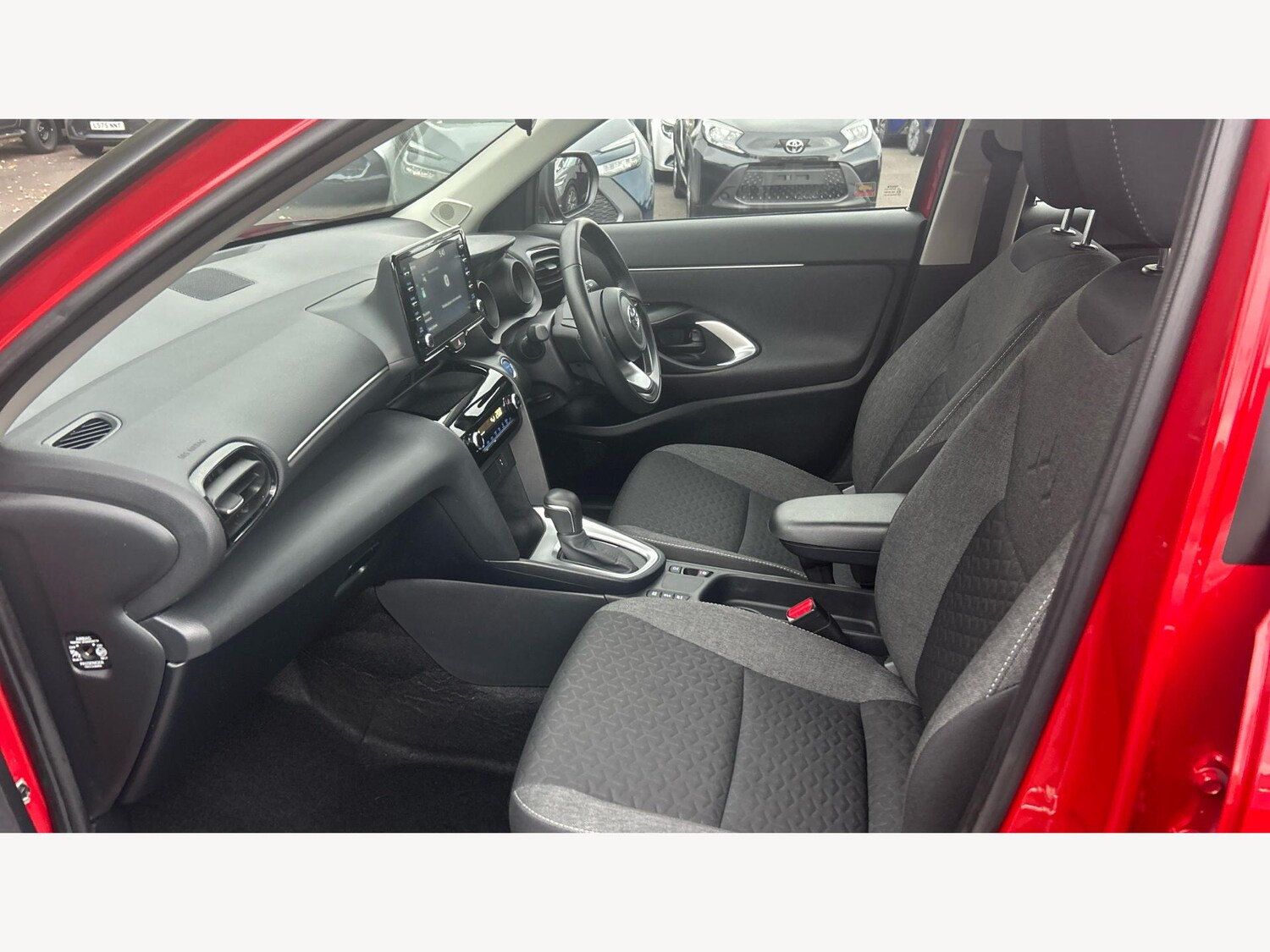 Used Toyota Yaris Cross 2024 for sale - 76336635: Photo 12