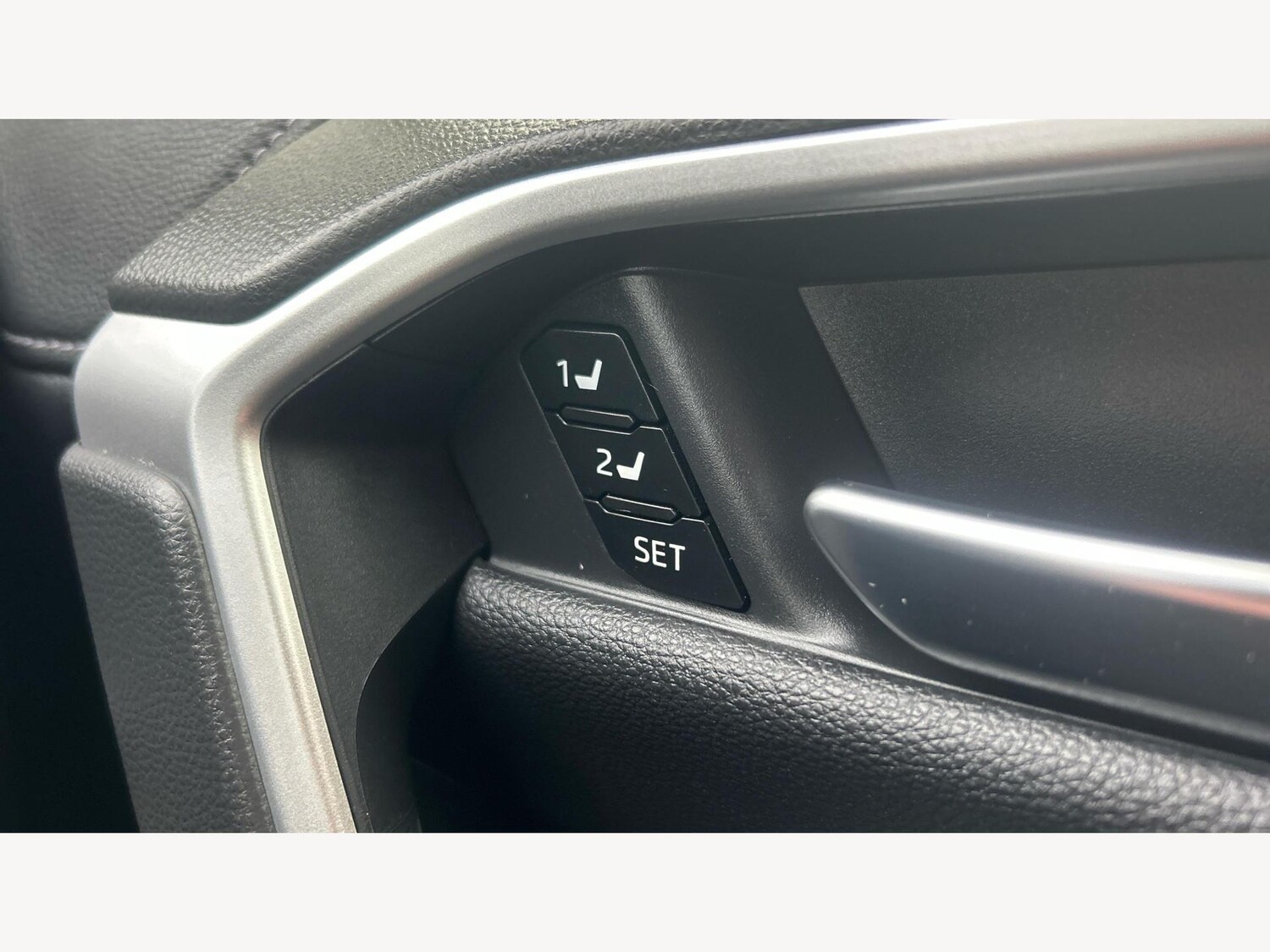 Used Toyota RAV4 2020 for sale - 76632764: Photo 24