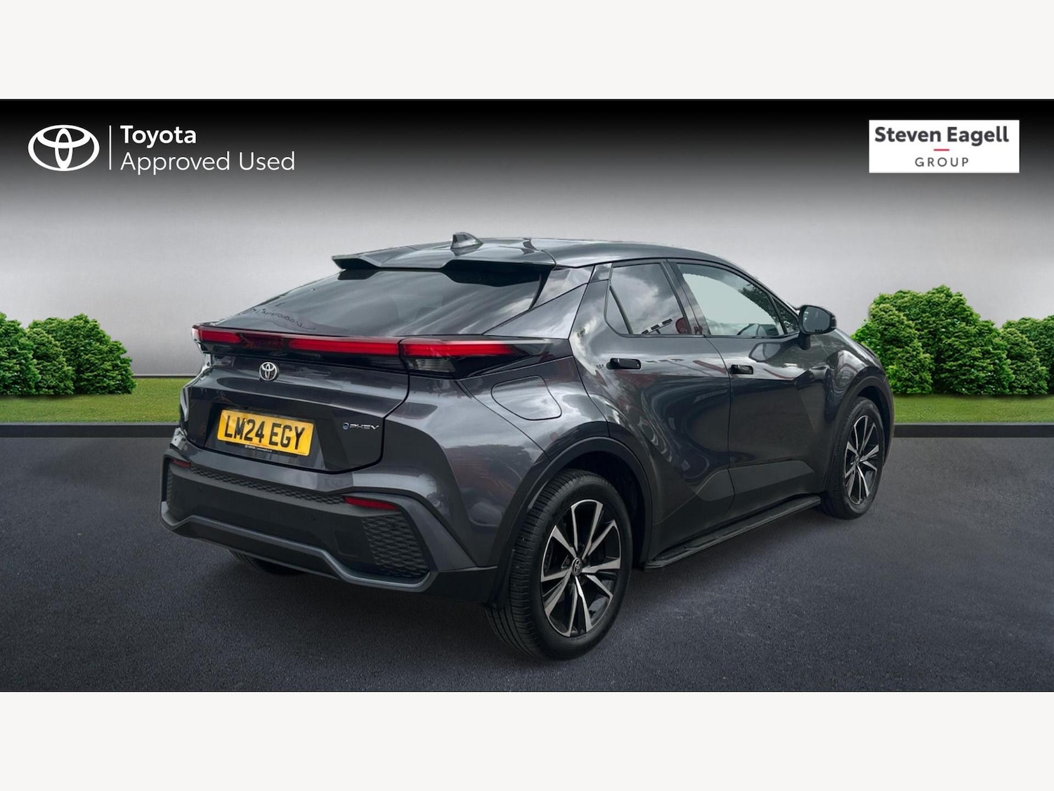 Used Toyota C-HR 2024 for sale - 76913552: Photo 2