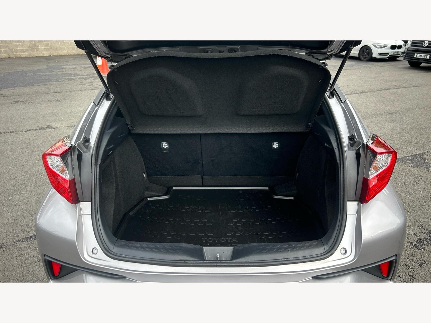 Used Toyota C-HR 2018 for sale - 76251301: Photo 16