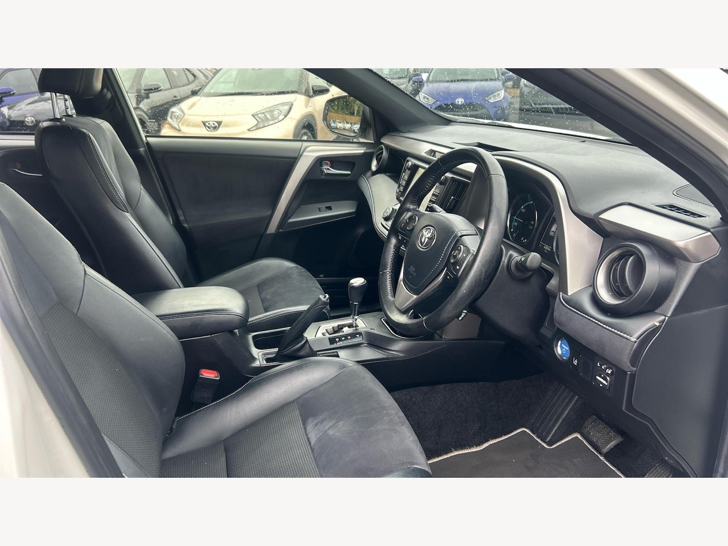 Used Toyota RAV4 2018 for sale - 76327288: Photo 13
