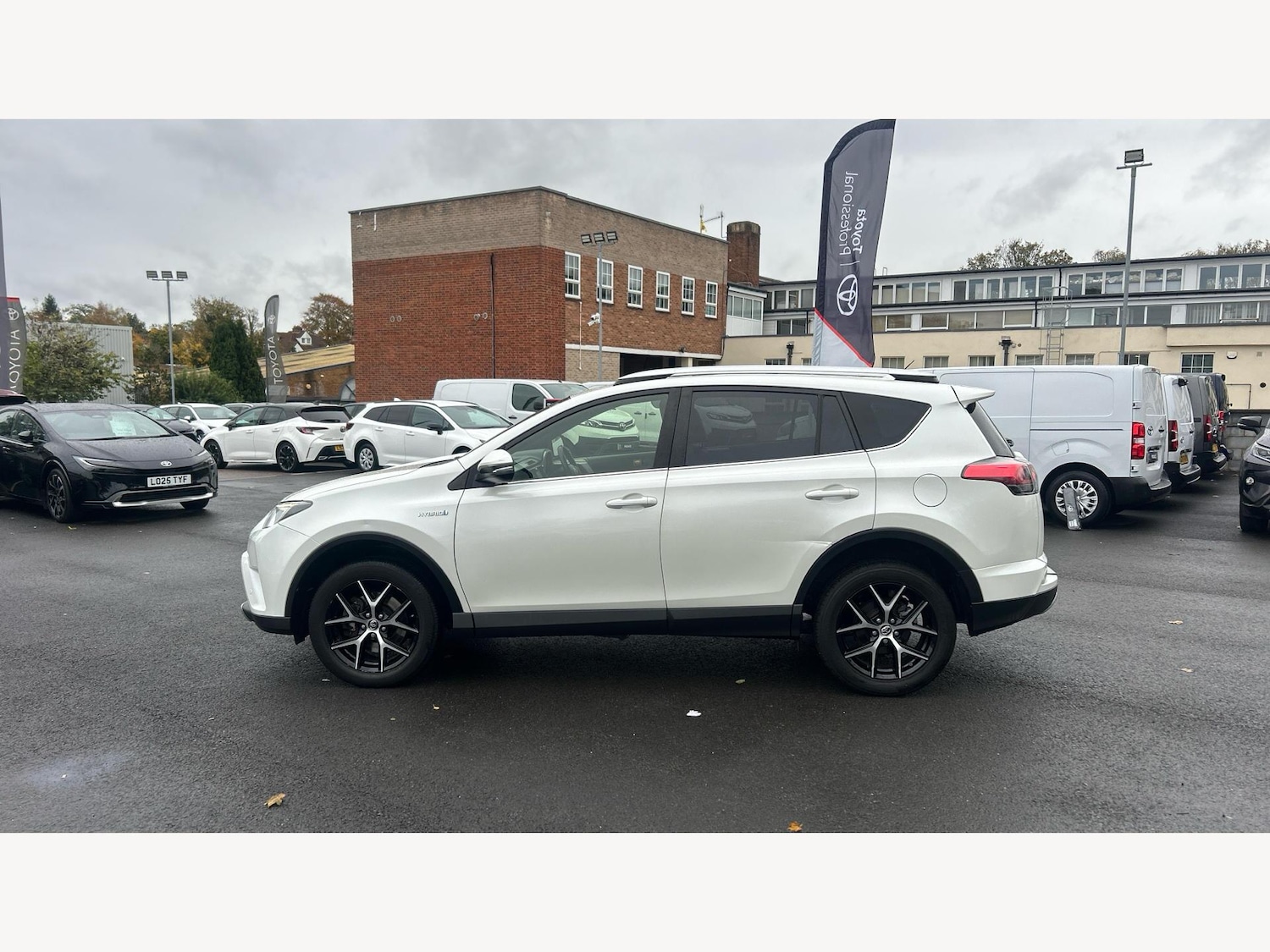Used Toyota RAV4 2018 for sale - 76327288: Photo 19