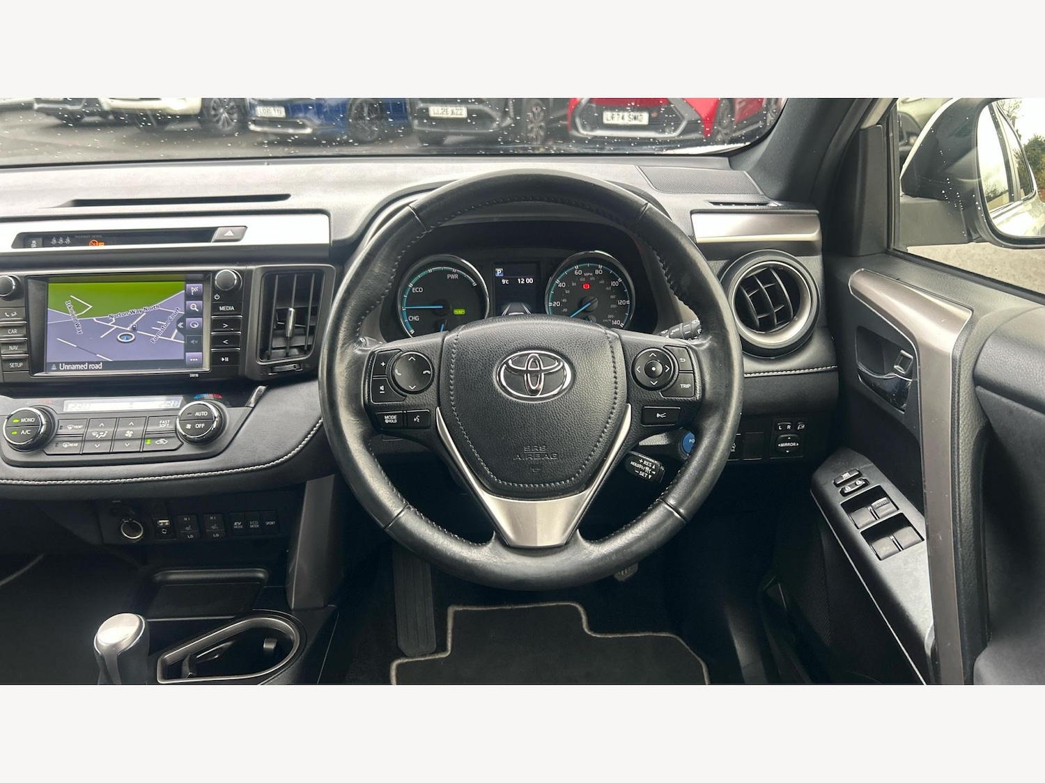 Used Toyota RAV4 2018 for sale - 76327288: Photo 8
