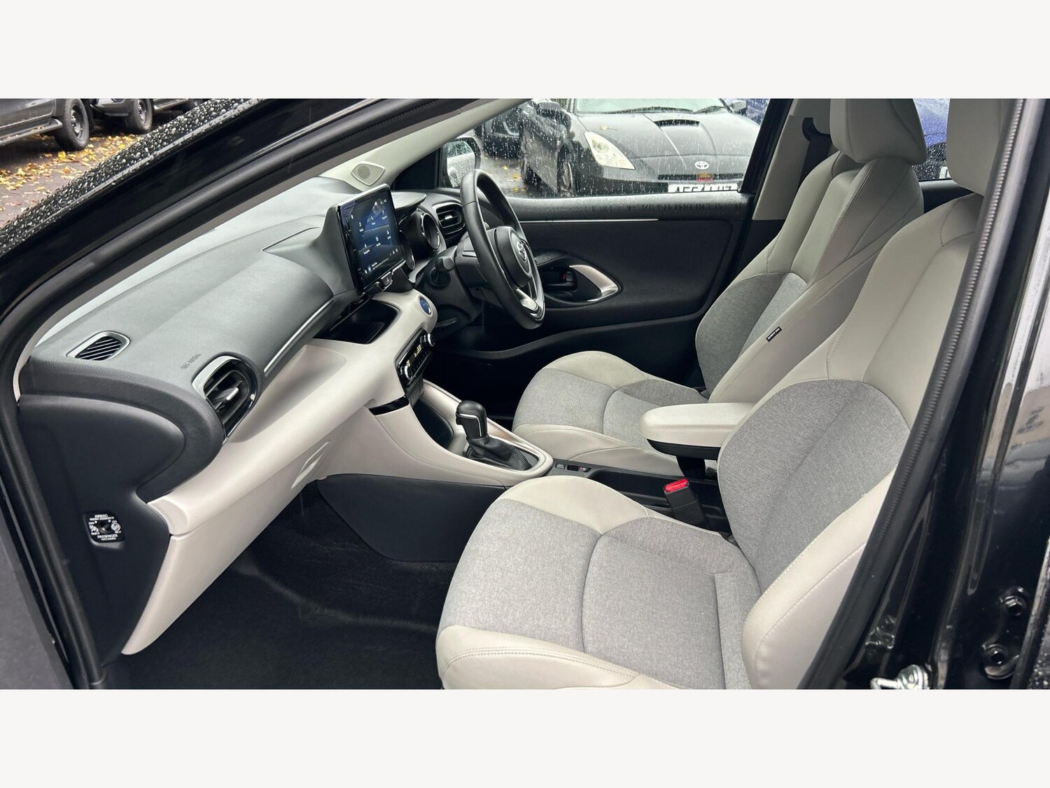 Used Toyota Yaris 2023 for sale - 76175525: Photo 12