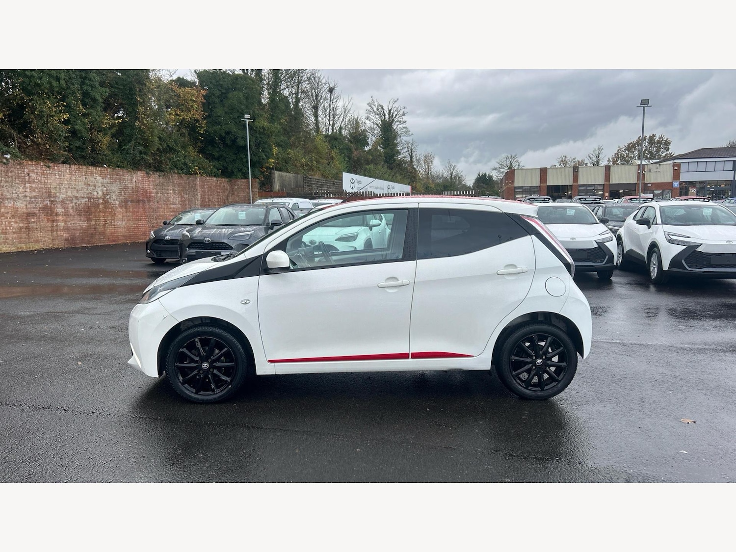 Used Toyota AYGO 2017 for sale - 76573696: Photo 19