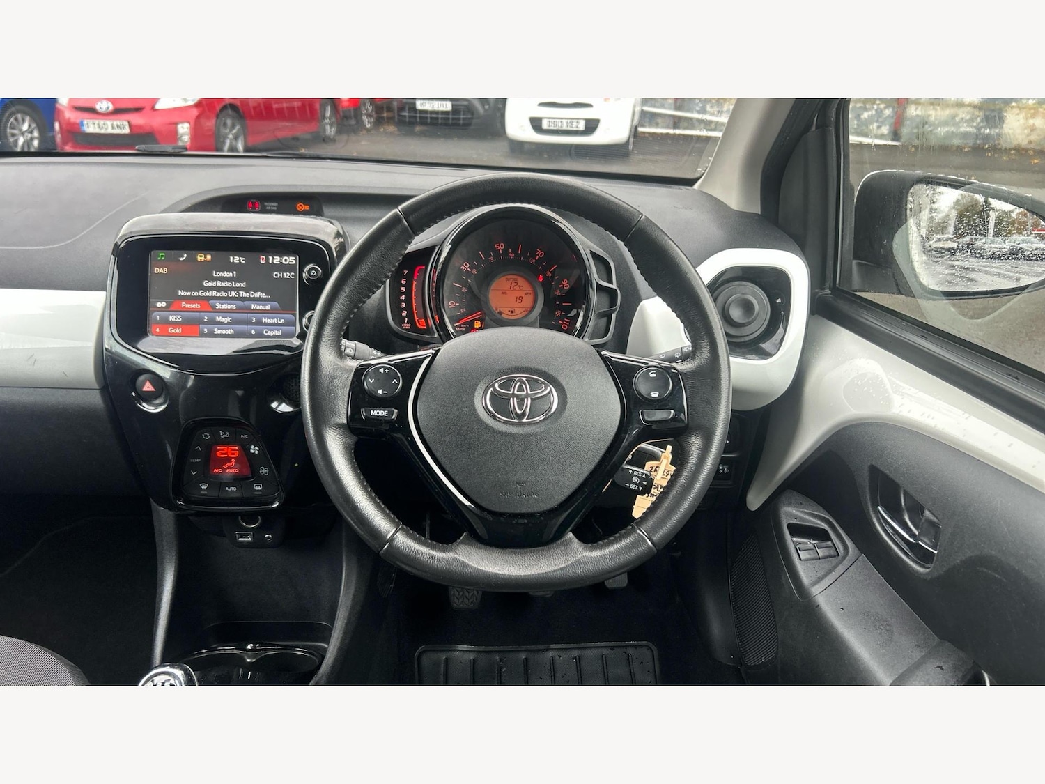 Used Toyota AYGO 2017 for sale - 76573696: Photo 8
