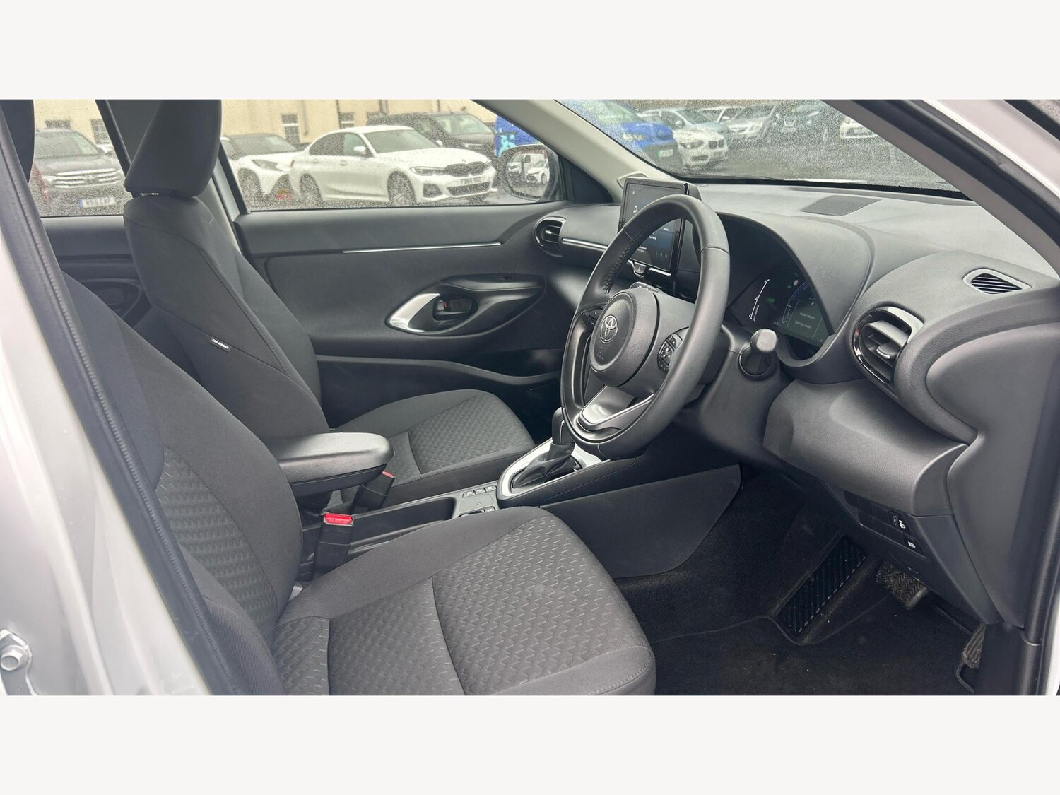 Used Toyota Yaris Cross 2024 for sale - 76976433: Photo 13