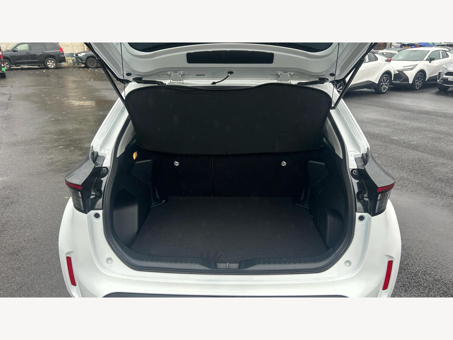 Used Toyota Yaris Cross 2024 for sale - 76976433: Photo 16