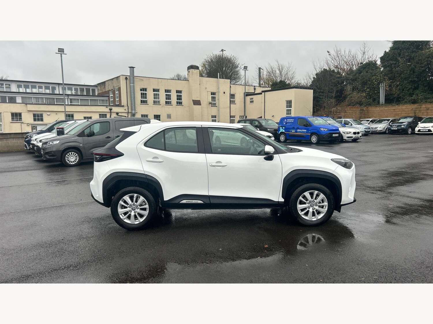 Used Toyota Yaris Cross 2024 for sale - 76976433: Photo 18