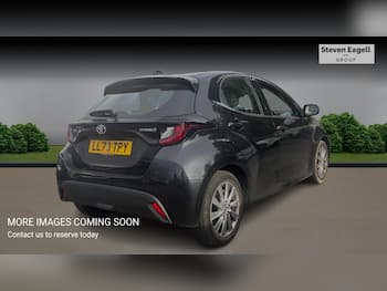 Used Toyota Yaris 2023 for sale - 79677642: Photo