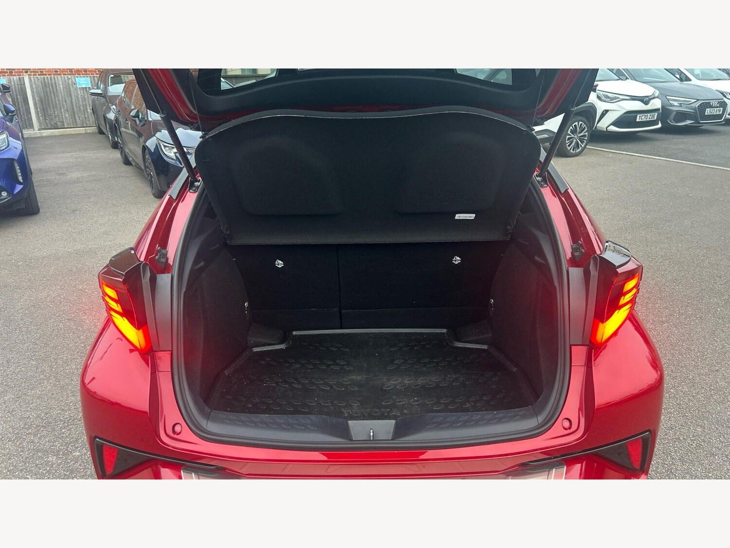 Used Toyota C-HR 2023 for sale - 78147828: Photo 16