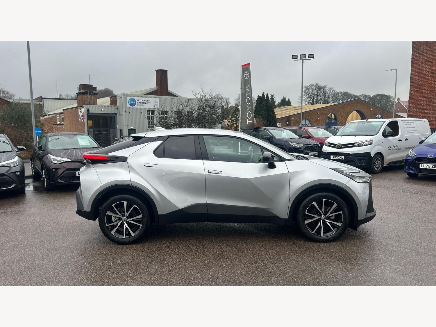 Used Toyota C-HR for sale - 77633668: Photo 18