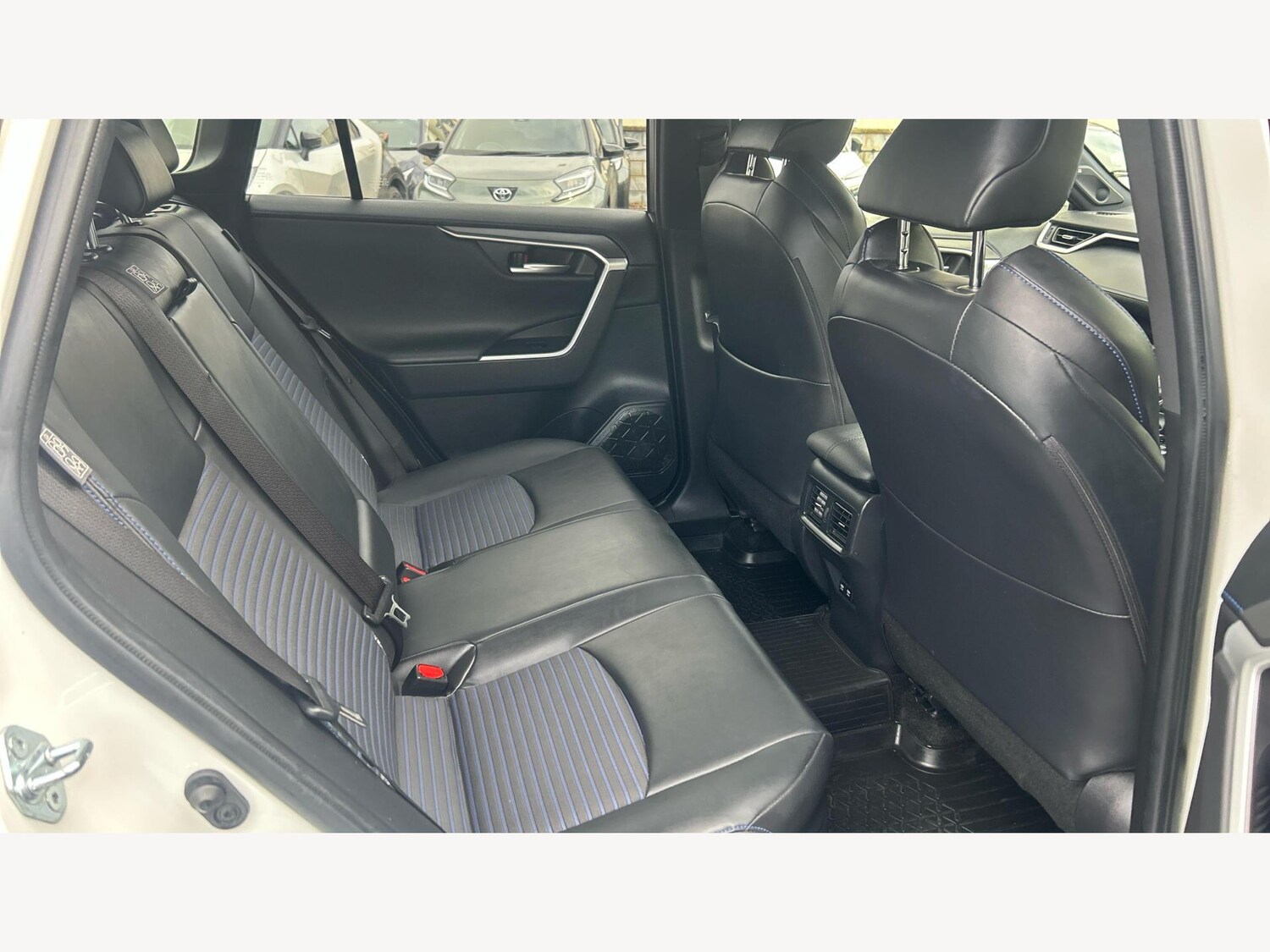 Used Toyota RAV4 2021 for sale - 76786515: Photo 14