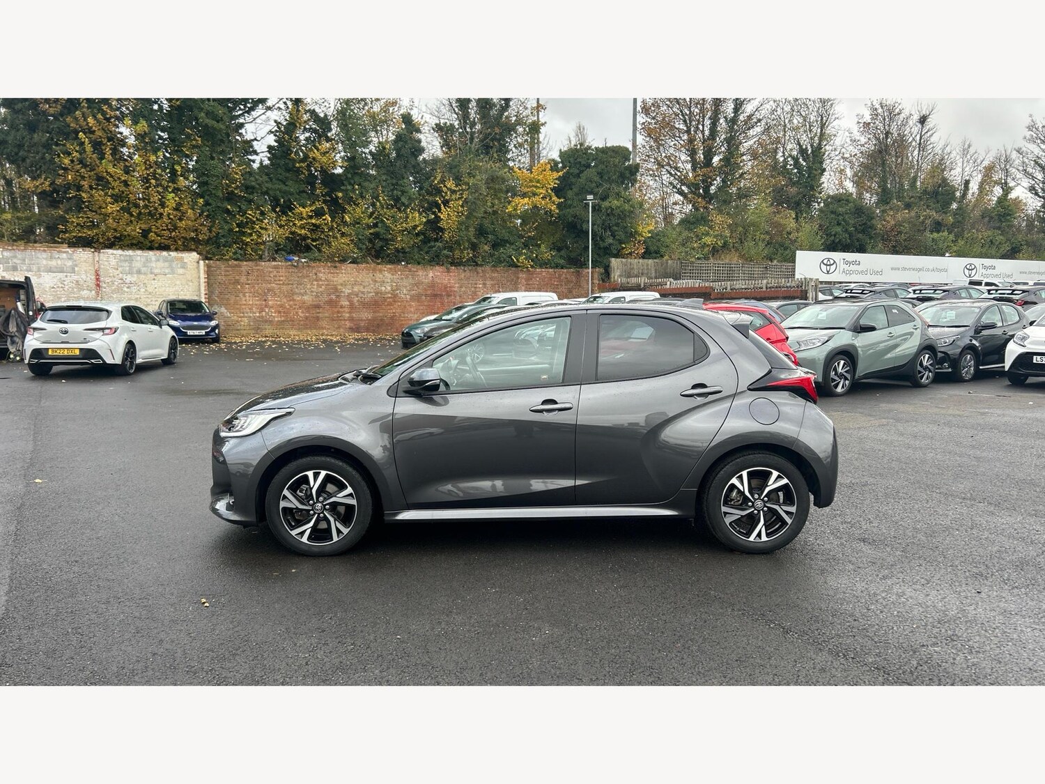 Used Toyota Yaris for sale - 76632763: Photo 19