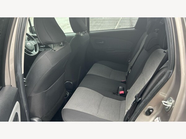 Used Toyota Yaris 2015 for sale - 76179673: Photo 15