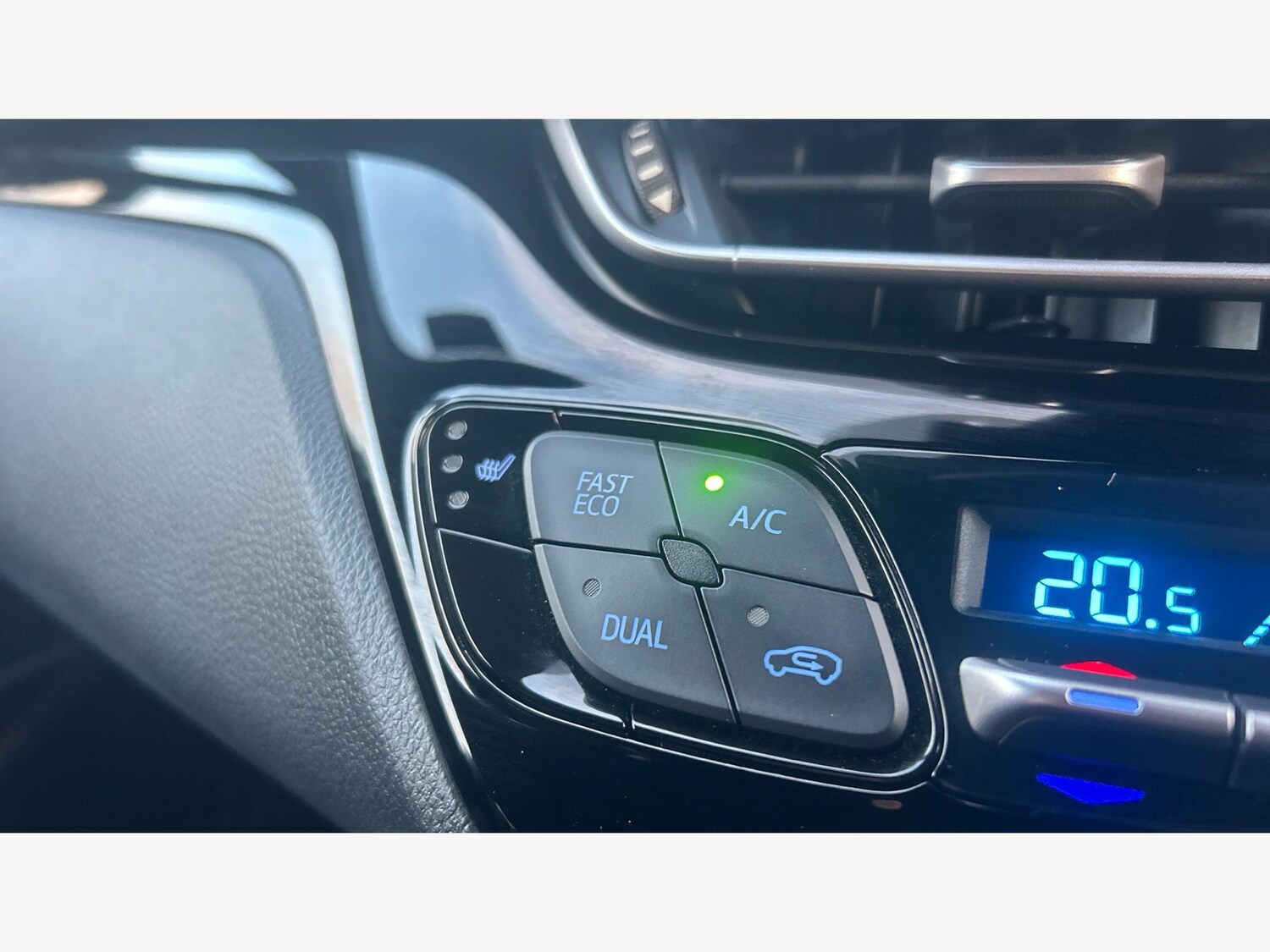 Used Toyota C-HR 2022 for sale - 76633059: Photo 22