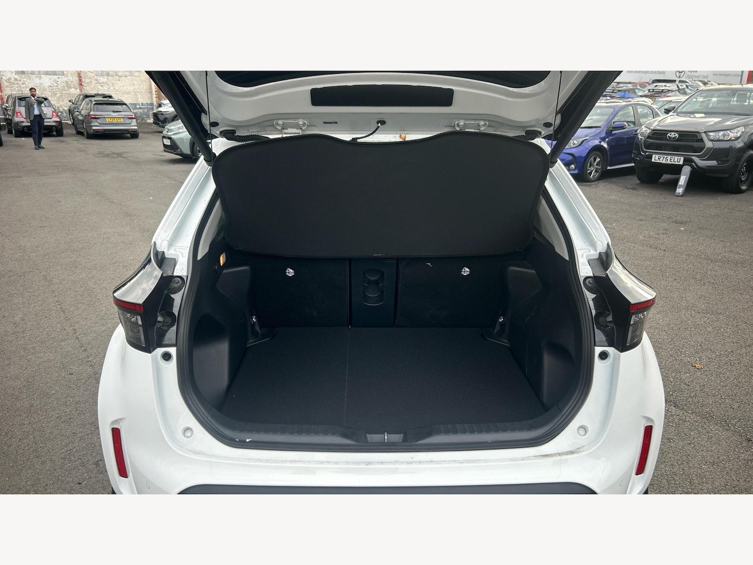 Used Toyota Yaris Cross 2024 for sale - 76423562: Photo 16