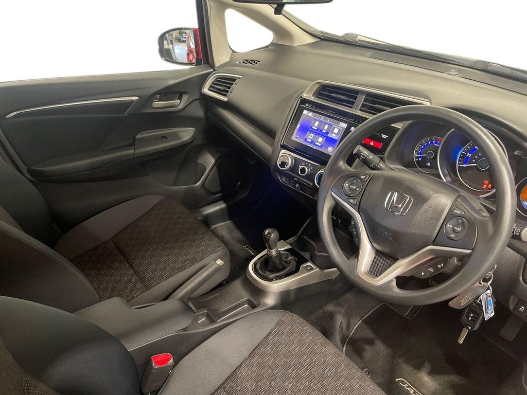 Used Honda Jazz 2017 for sale - 76520598: Photo 9