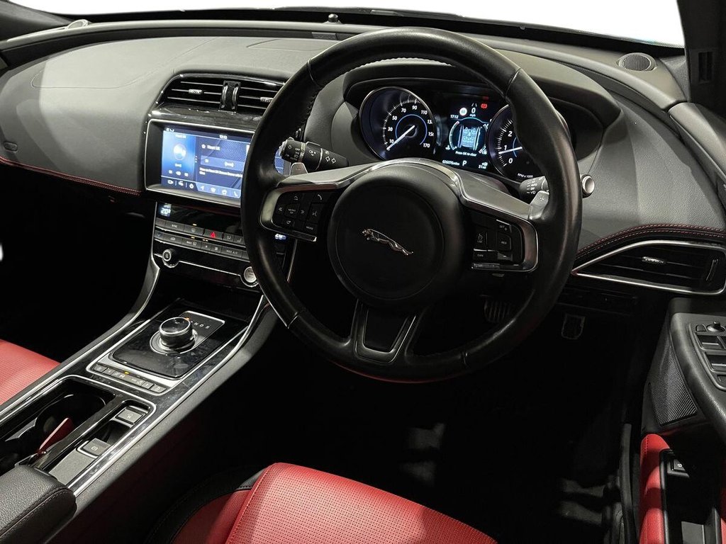 Used Jaguar XE 2019 for sale - 77313466: Photo 9