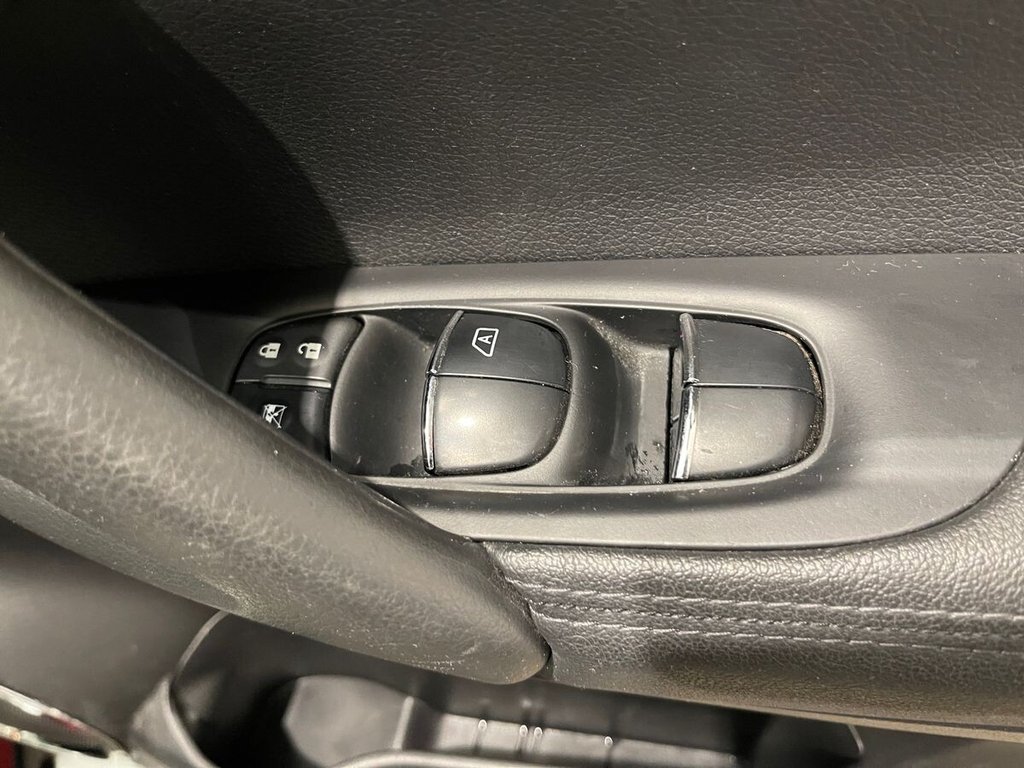 Used Nissan Qashqai 2017 for sale - 76559303: Photo 17