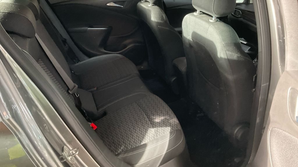Used Vauxhall Astra 2018 for sale - 76962387: Photo 8