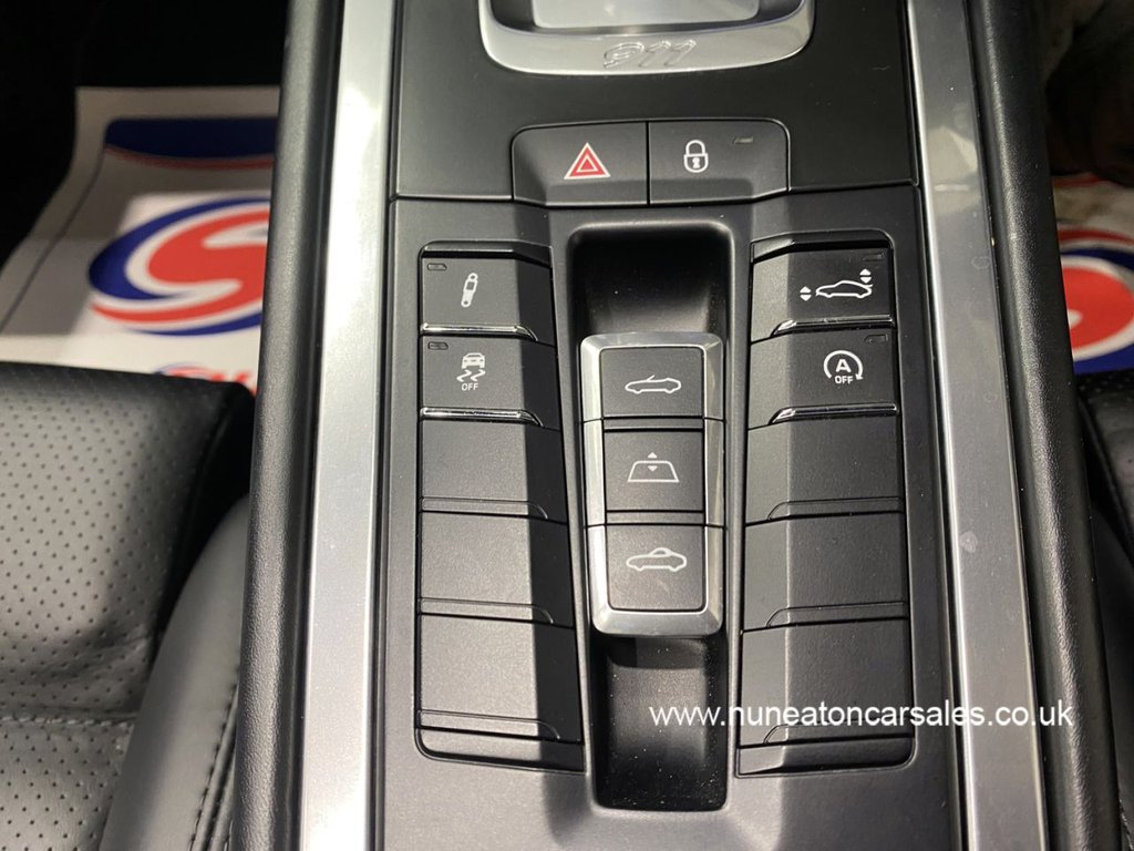 Used Porsche 911 2016 for sale - 77498607: Photo 13