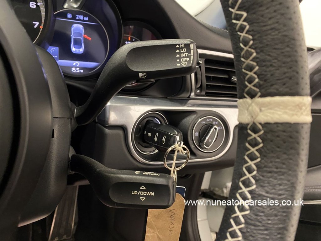 Used Porsche 911 2016 for sale - 77498607: Photo 14