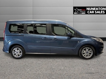 Used Ford Grand Tourneo Connect 2019 for sale - 75692779: Photo