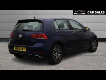 Used Volkswagen Golf 2019 for sale - 74685109: Photo