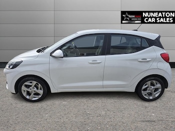Used Hyundai i10 2023 for sale - 77966801: Photo