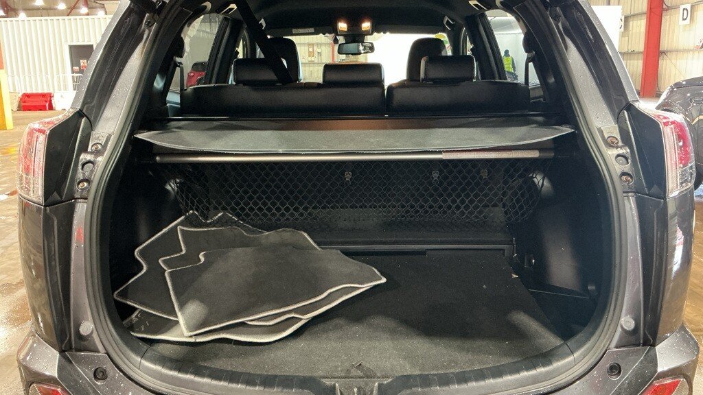 Used Toyota RAV4 2018 for sale - 77263693: Photo 12