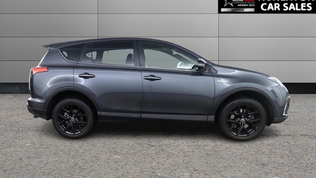 Used Toyota RAV4 2018 for sale - 77263693: Photo 2